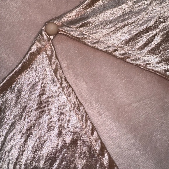 LIGHT PINK V-NECK BACKLESS SATIN ROMPER W/ BACK ZIPPER · SIZE S · NWT - Picture 7 of 10